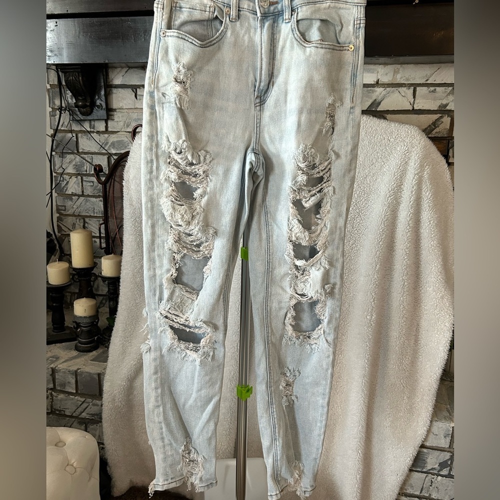 50%offw❤️ American Eagle Jeans Mom Jeans extreme distressed trending high 2